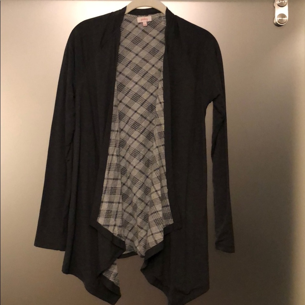 Gray cardigan with gray plain inside